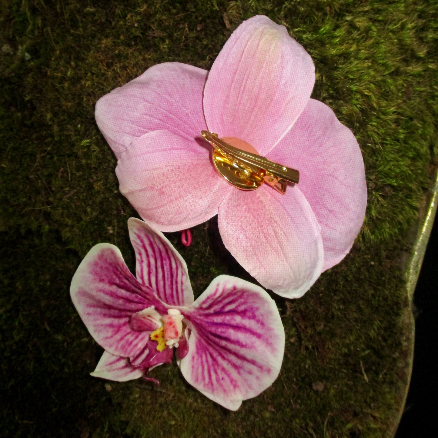 Orchid Clip in Classic Pink